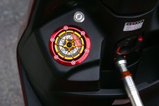 画像11: Krace フューエルキャップカバー（ブラック/シルバー/ガンメタ/レッド/ブルー/ゴールド/パープル/グリーン） (11)