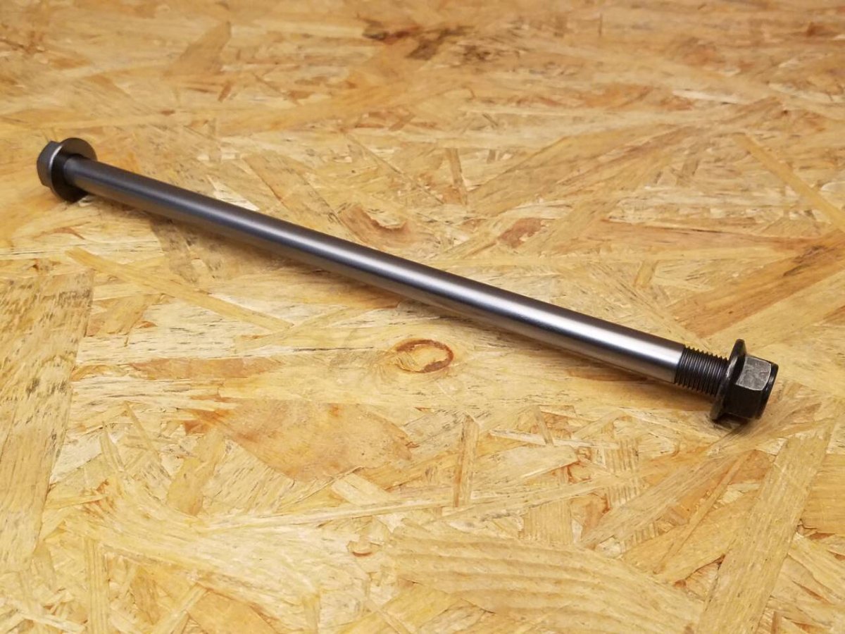 画像2: Partyup 中空アクスルシャフト [マジェスティS・SMAX] (2)