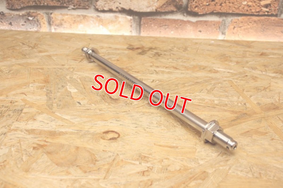 画像2: PK7 ステン アクスルシャフト 無色 [マジェスティS・SMAX] (2)