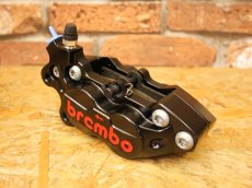 画像3: brembo ブレンボ CNCキャリパー ブラック P4 30/34  (40mmピッチ) （右用/左用） (3)