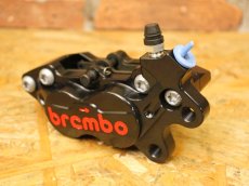 画像4: brembo ブレンボ CNCキャリパー ブラック P4 30/34  (40mmピッチ) （右用/左用） (4)