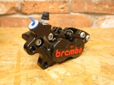 画像2: brembo ブレンボ CNCキャリパー ブラック P4 30/34  (40mmピッチ) （右用/左用） (2)