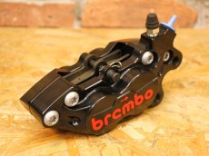 画像5: brembo ブレンボ CNCキャリパー ブラック P4 30/34  (40mmピッチ) （右用/左用） (5)