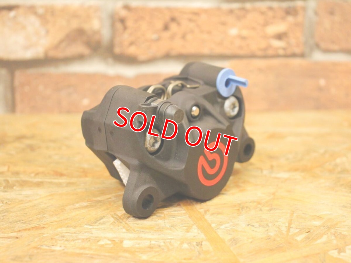 画像2: brembo ブレンボ キャスト キャリパー (84mmピッチ) 新カニ 赤ロゴ ブラック (2)