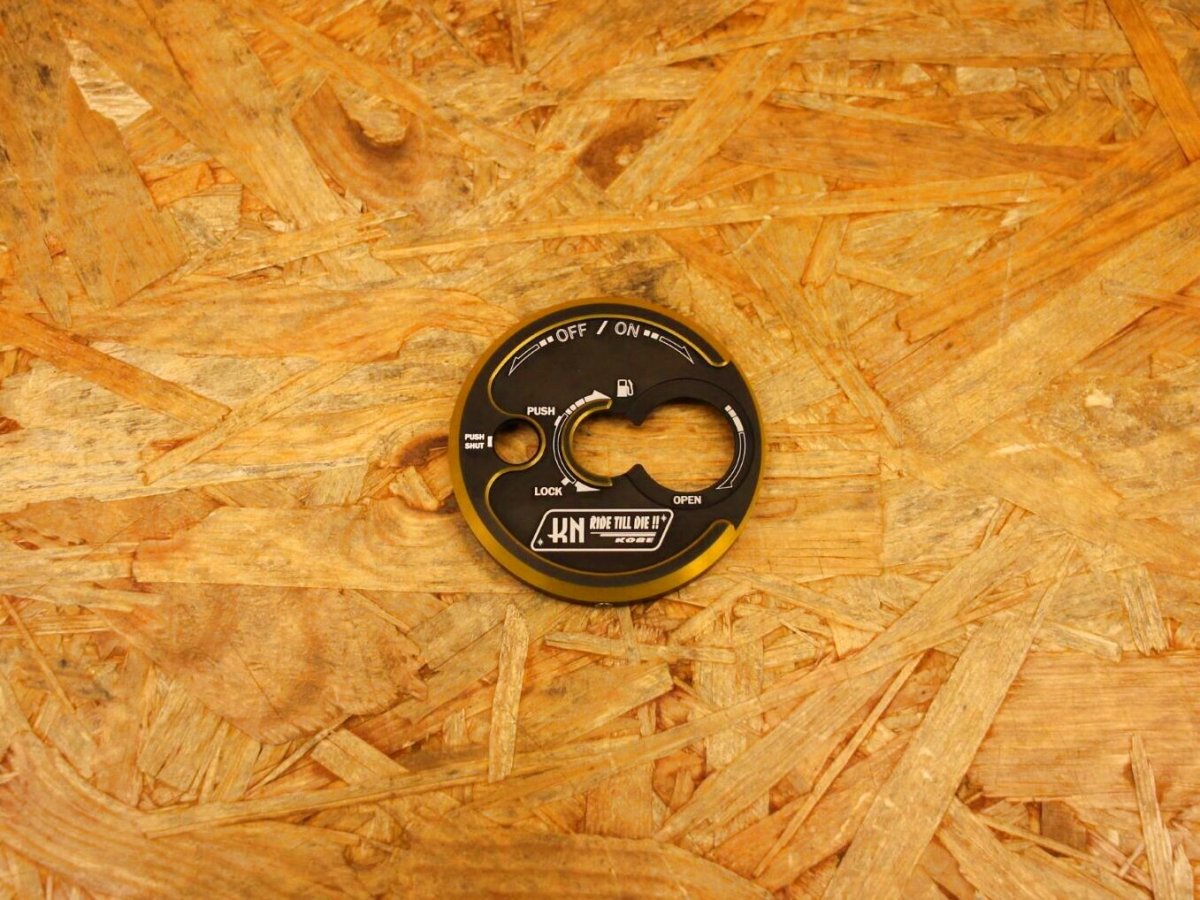 画像4: KN企画 デュアルカラーキーカバー [シグナスグリファス・3型BW'S125]（シルバー/ゴールド/レッド/ブルー） (4)