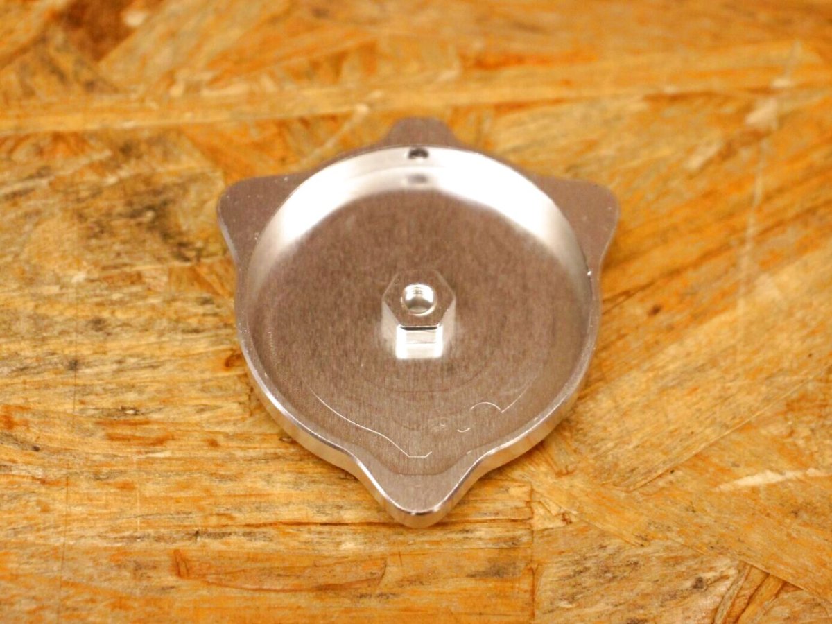 画像7: Krace ラジエーターキャップカバー（ブラック/ゴールド/シルバー/ガンメタ/レッド/ブルー）［シグナスグリファス・3型BW'S125・NMAX125/155・X FORCE・FORCE2.0］ (7)