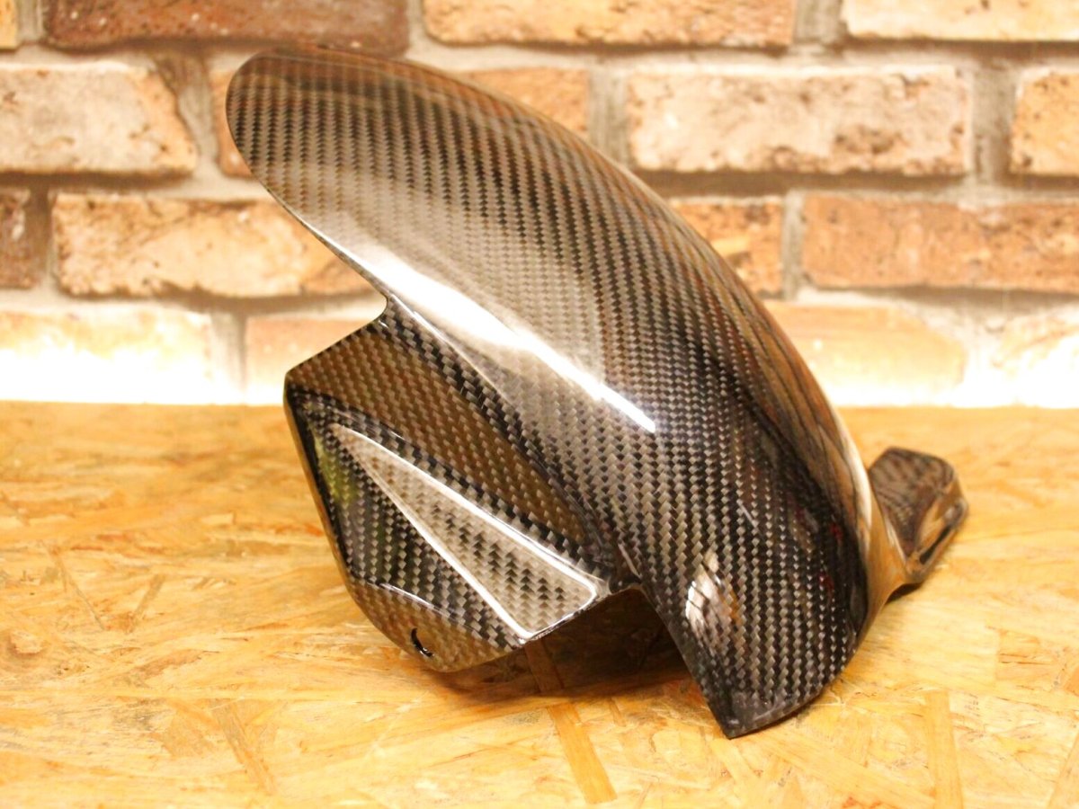 画像3: カーボンリアフェンダー Type-2 [1〜3型シグナスX ・1型BW'S125] (3)