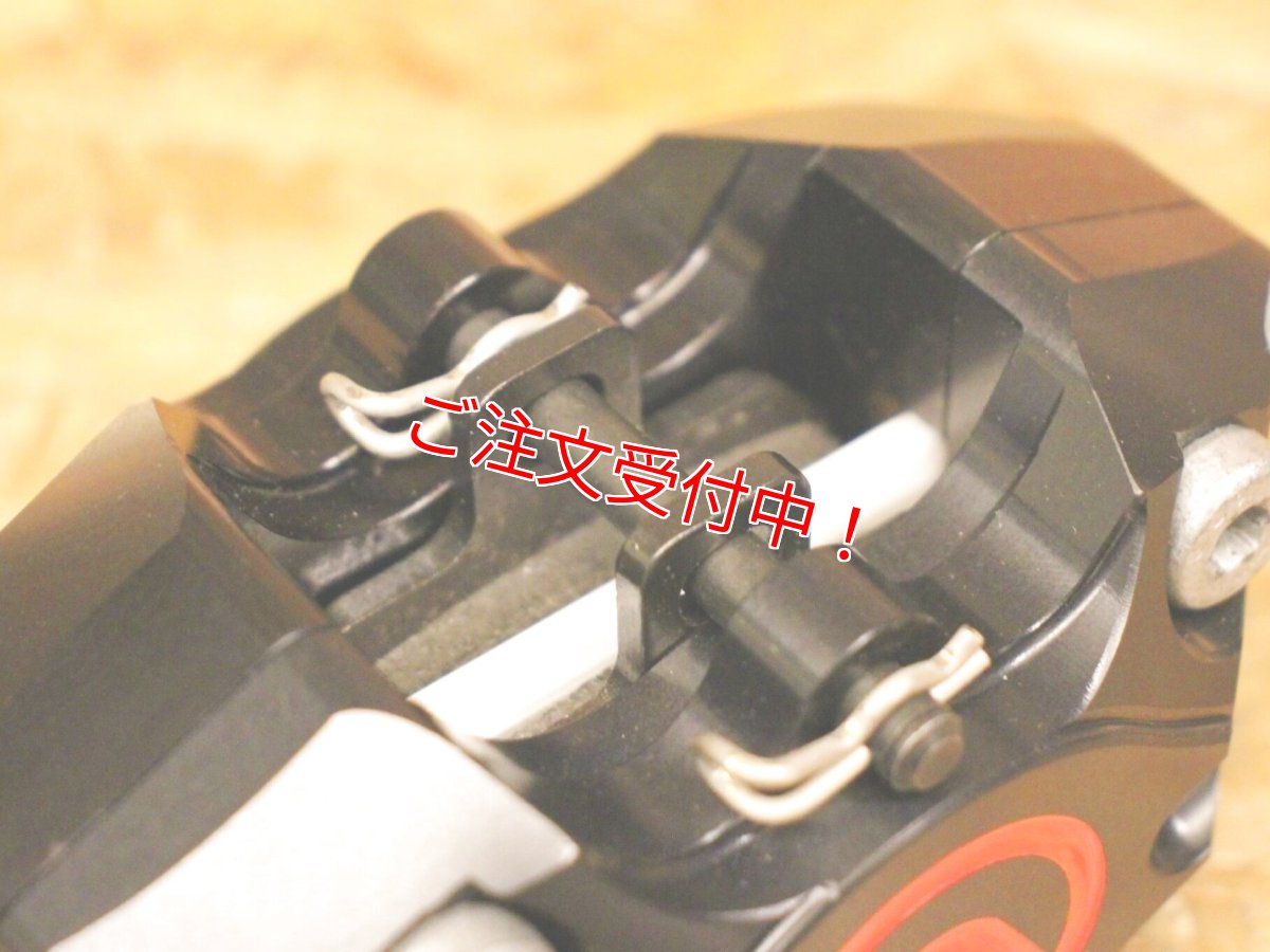 画像6: brembo CNC削り出し レーシングキャリパーP2 ブラック/赤ロゴ (84mmピッチ)  (6)