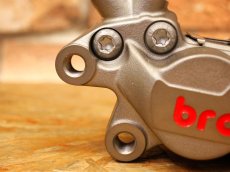 画像5: 新古品！brembo ブレンボ キャストキャリパー P4 左用 (40mmピッチ)  (5)