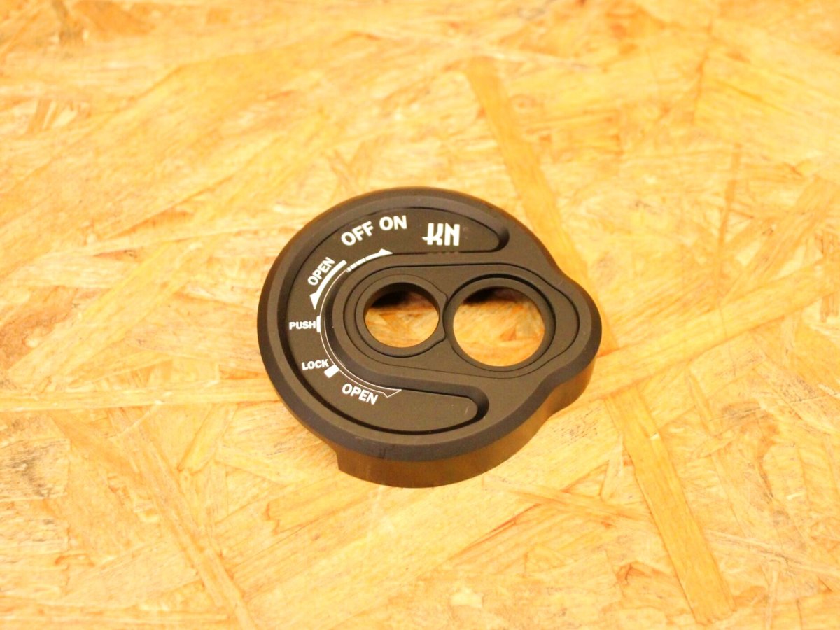 画像4: KN企画 キーカバータイプR [2~5型シグナスX 国内仕様/マジェスティS]（マットブラック/ゴールド/シルバー/レッド/ブルー） (4)