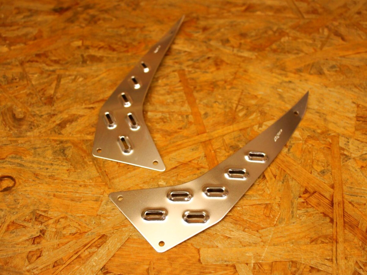 画像2: K&S アルミフロアボード リア [シグナスグリファス]（シルバー/ガンメタ） (2)