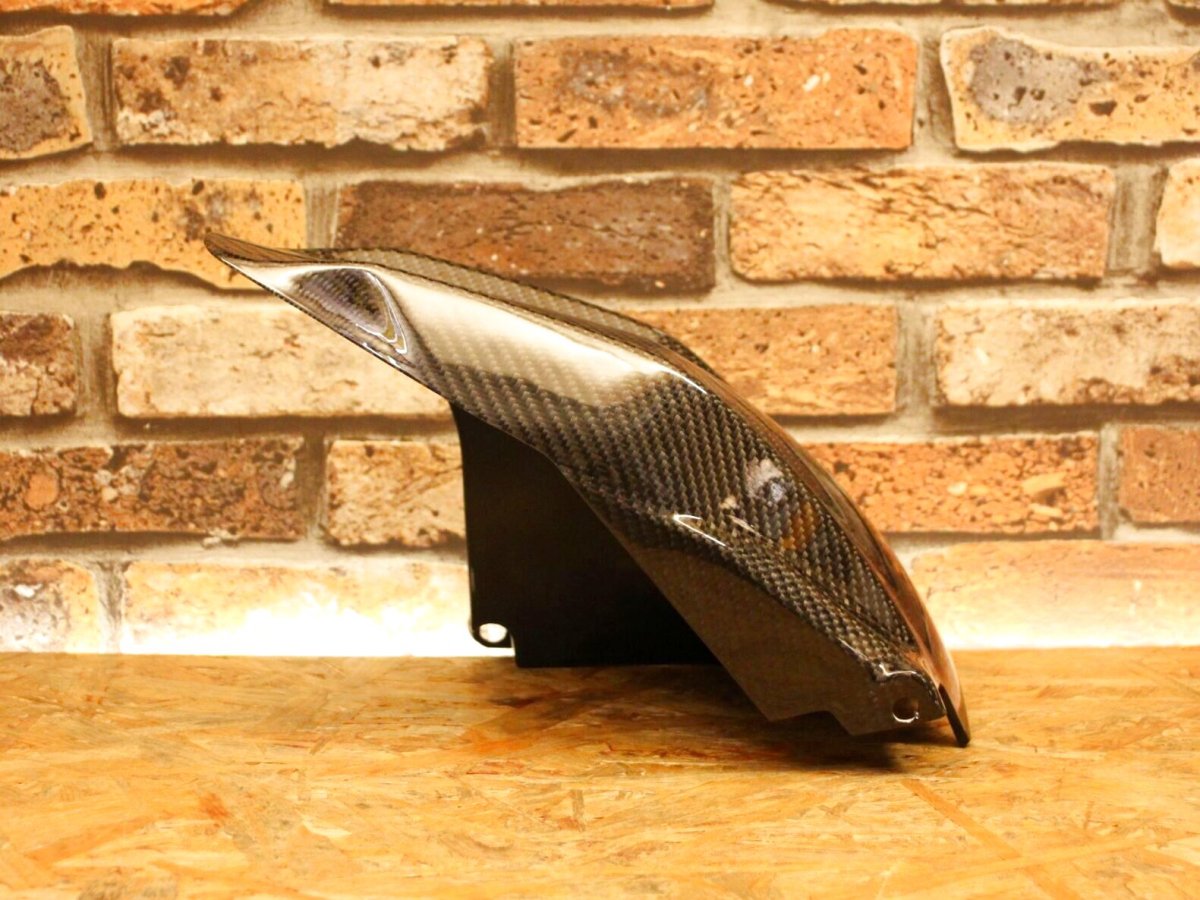 画像4: カーボンリアフェンダー Type3  [4・5型シグナスX ・2型BW'S125] (4)