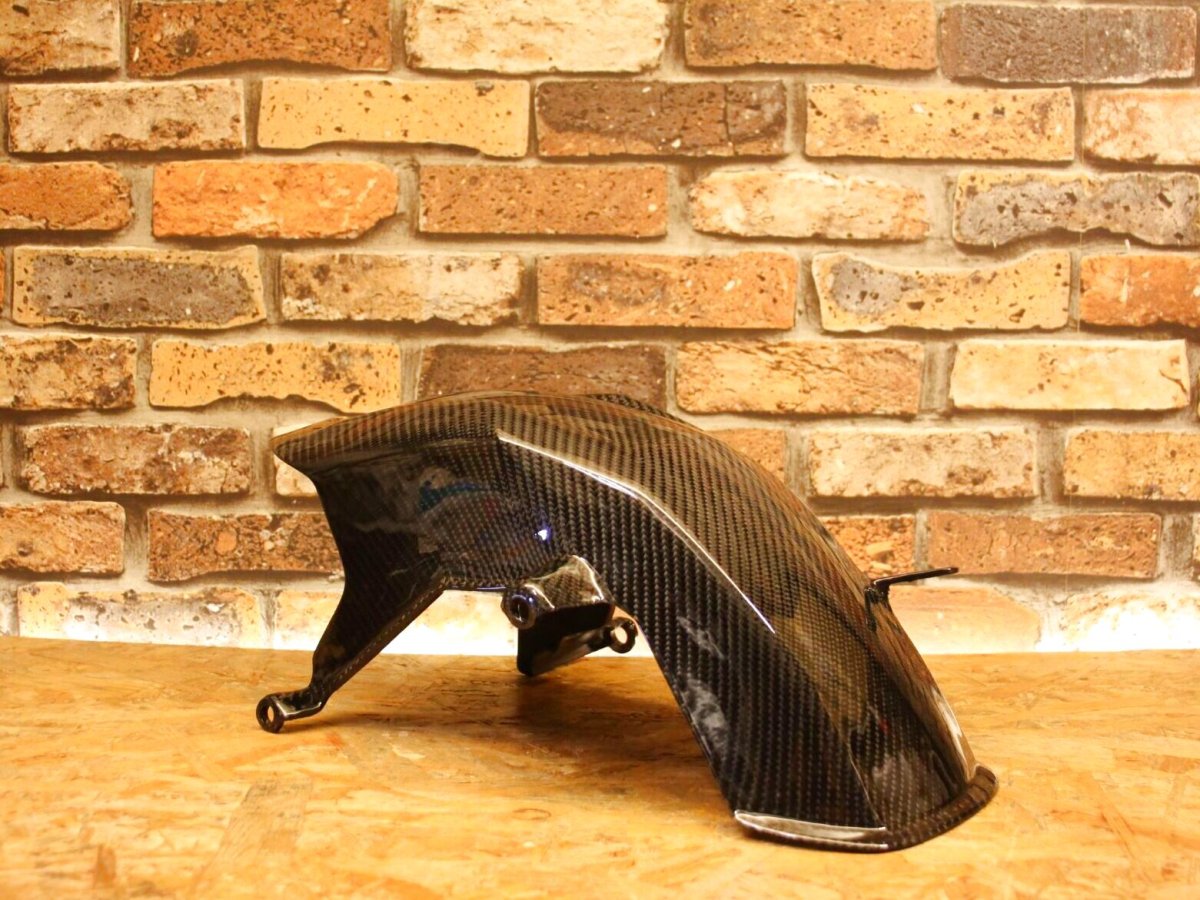 画像6: カーボンリアフェンダー [6型シグナスグリファス] (6)