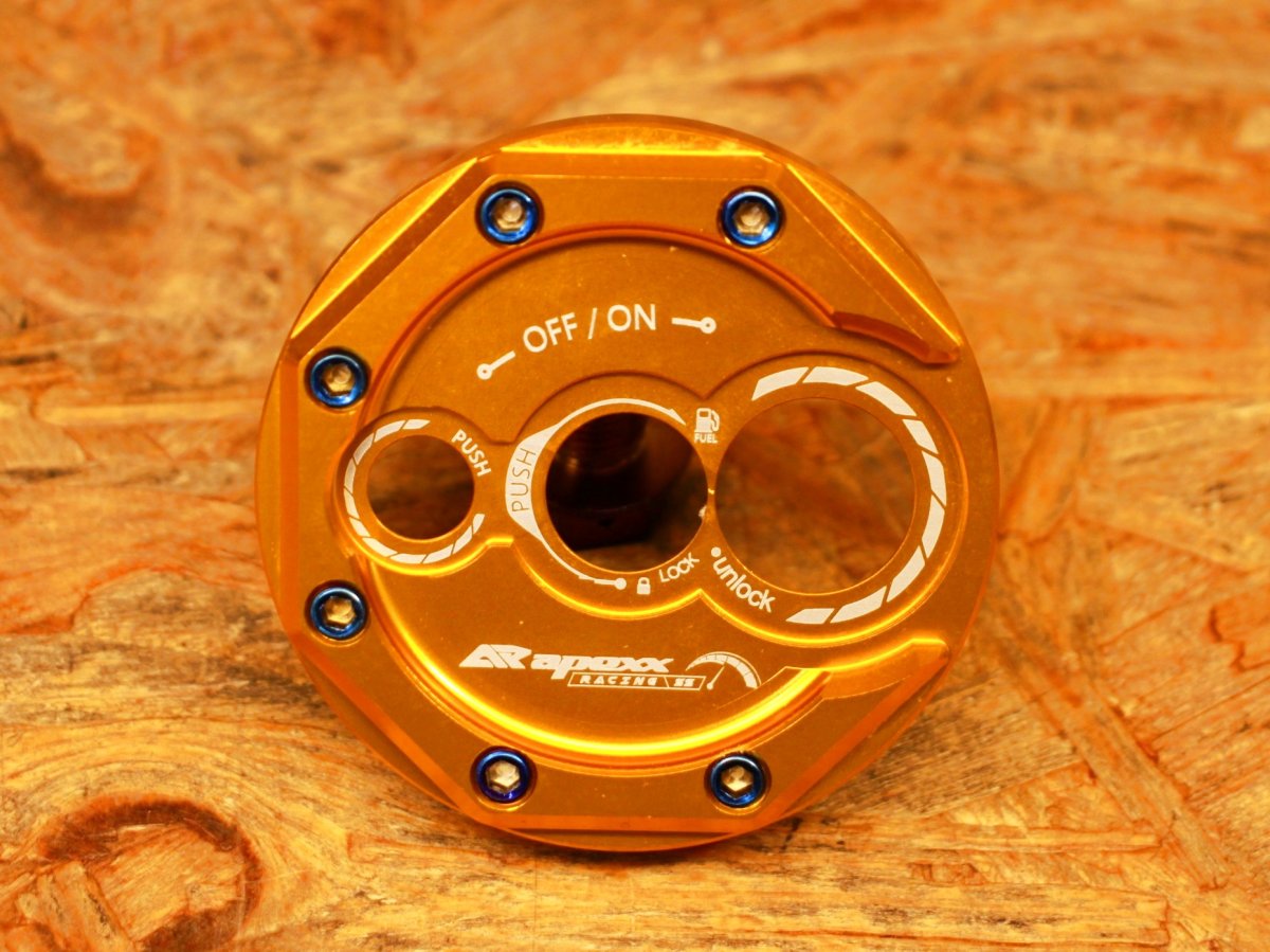 画像8: APEXX キーシリンダーカバー [シグナスグリファス・3型BW'S125]（チタン/ブラック/ゴールド/レッド/ブルー） (8)