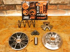 画像1: SCRK ハイスピードプーリーキット ガイド切削モデル［シグナスグリファス・3型BW'S125・NMAX125/155・トリシティ125/155・X FORCE・FORCE2.0・AEROX155］ (1)