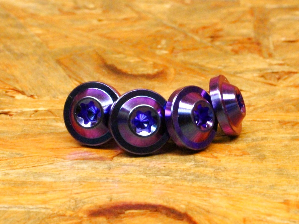 画像4: SCRK CNC削り出しフューエルポンプカバー（ブラック・レッド） [4.5型シグナスX]  (4)