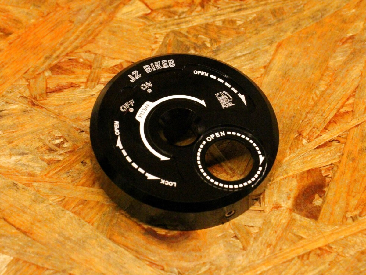 画像3: JZ BIKES イグニッションキーカバー（全9色） [2〜5型シグナスX台湾仕様・SMAX] (3)