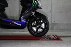 画像9: ライトカスタム中古車 シグナスX 5型国内仕様 Monster Energy Yamaha MotoGP Edition 800台限定車 走行17,200キロ (9)