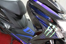 画像29: ライトカスタム中古車 シグナスX 5型国内仕様 Monster Energy Yamaha MotoGP Edition 800台限定車 走行17,200キロ (29)