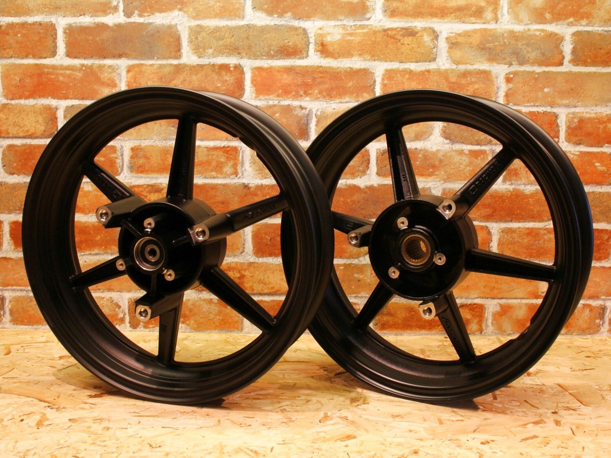 画像2: RCB 13インチ SP811 スポーツホイール 前後セット（ブラック/ホワイト） [シグナスグリファス・3型BW'S125] (2)