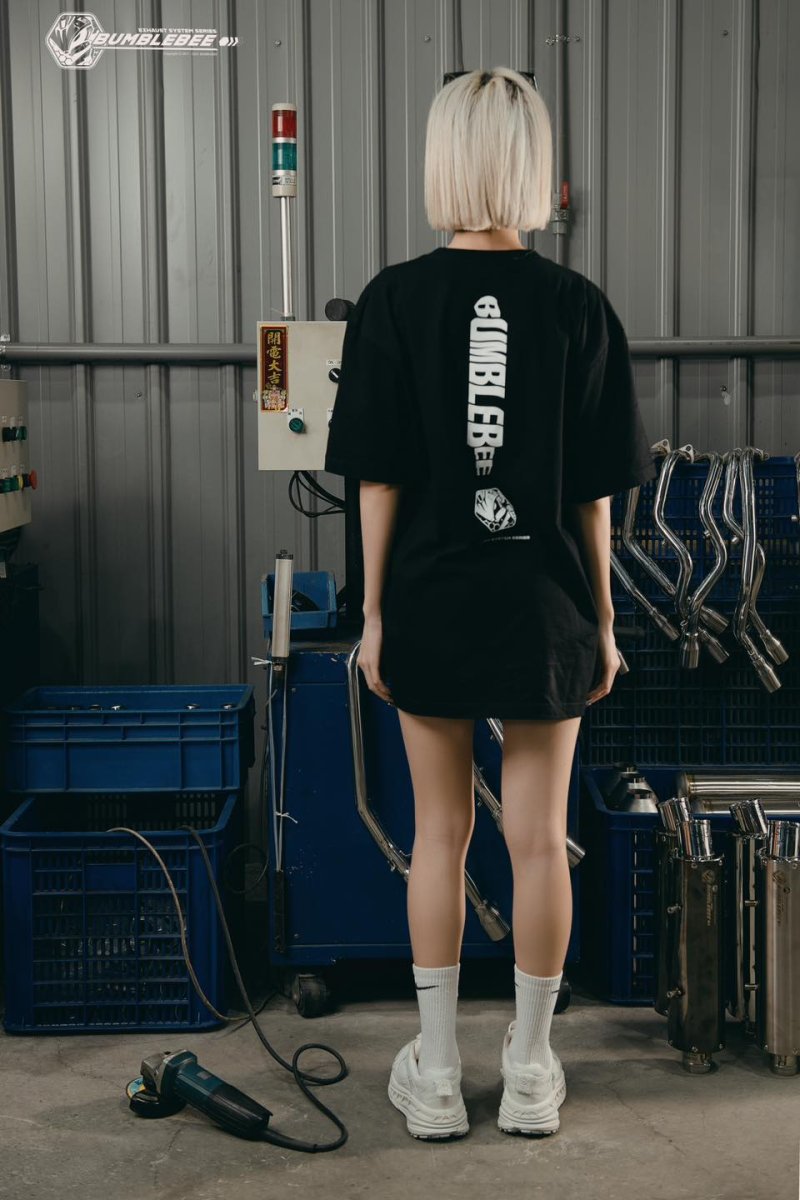 画像4: Bumblebee 2025年限定T-shirt ブラック 「黃蜂管 Bumblebee-川澤行銷」 (4)