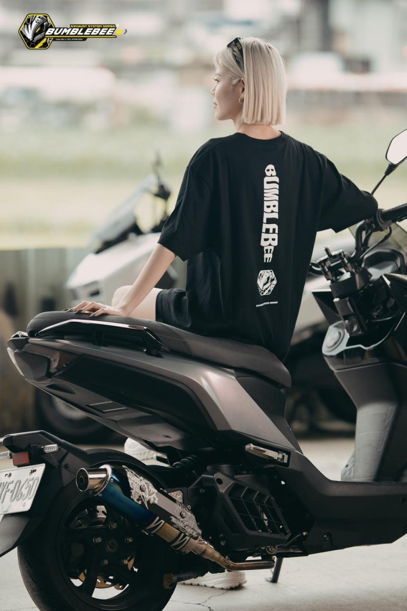 画像6: Bumblebee 2025年限定T-shirt ブラック 「黃蜂管 Bumblebee-川澤行銷」 (6)