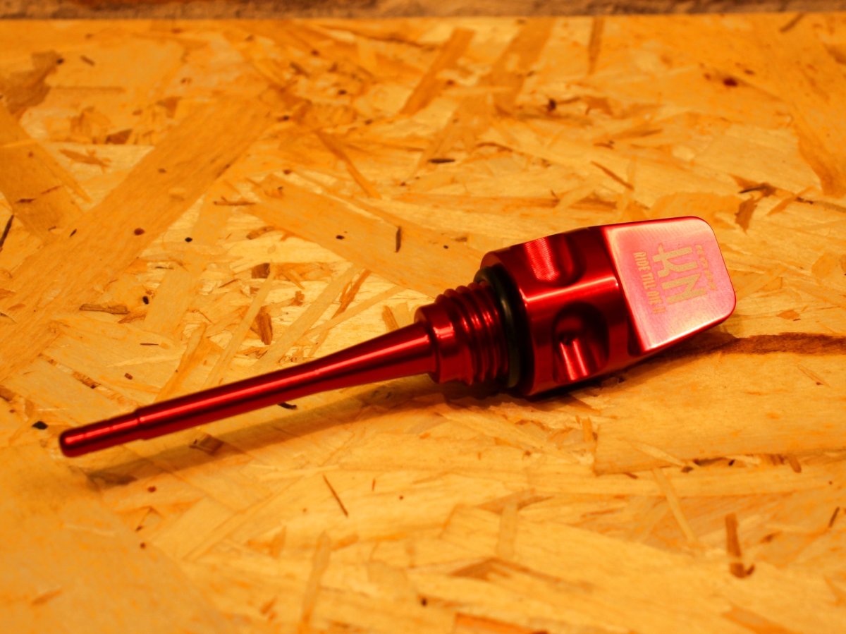 画像3: KN企画 オイルレベルゲージ (ブラック/レッド/ゴールド/ブルー/シルバー) [4.5型シグナスX / 1.2型BW'S125] (3)