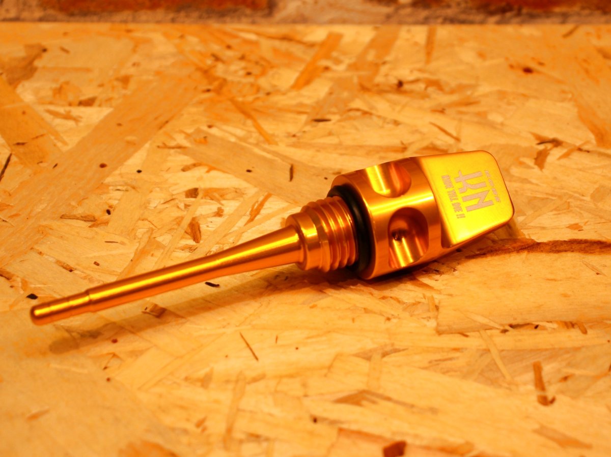 画像4: KN企画 オイルレベルゲージ (ブラック/レッド/ゴールド/ブルー/シルバー) [4.5型シグナスX / 1.2型BW'S125] (4)