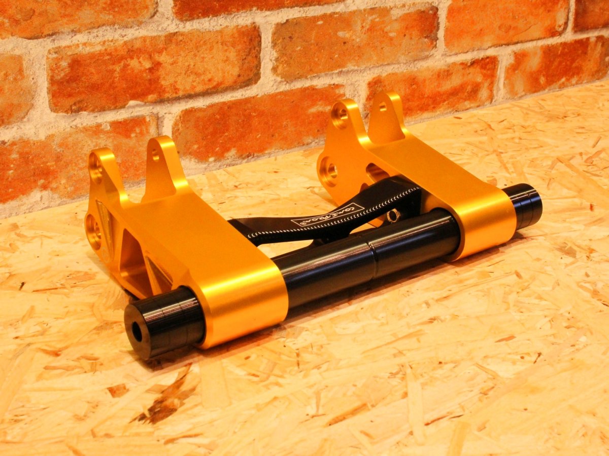 画像8: COME FROM 削り出しエンジンハンガー 純正長(ブラック/レッド/シルバー/ゴールド) [シグナスグリファス・3型BW'S125・NMAX125/155・X FORCE・FORCE2.0] (8)