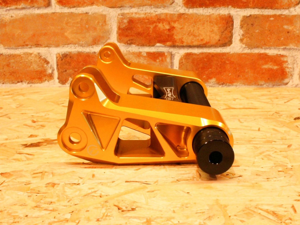 画像7: COME FROM 削り出しエンジンハンガー 純正長(ブラック/レッド/シルバー/ゴールド) [シグナスグリファス・3型BW'S125・NMAX125/155・X FORCE・FORCE2.0] (7)