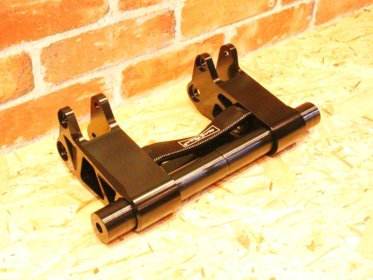 画像20: COME FROM 削り出しエンジンハンガー 純正長(ブラック/レッド/シルバー/ゴールド) [シグナスグリファス・3型BW'S125・NMAX125/155・X FORCE・FORCE2.0] (20)