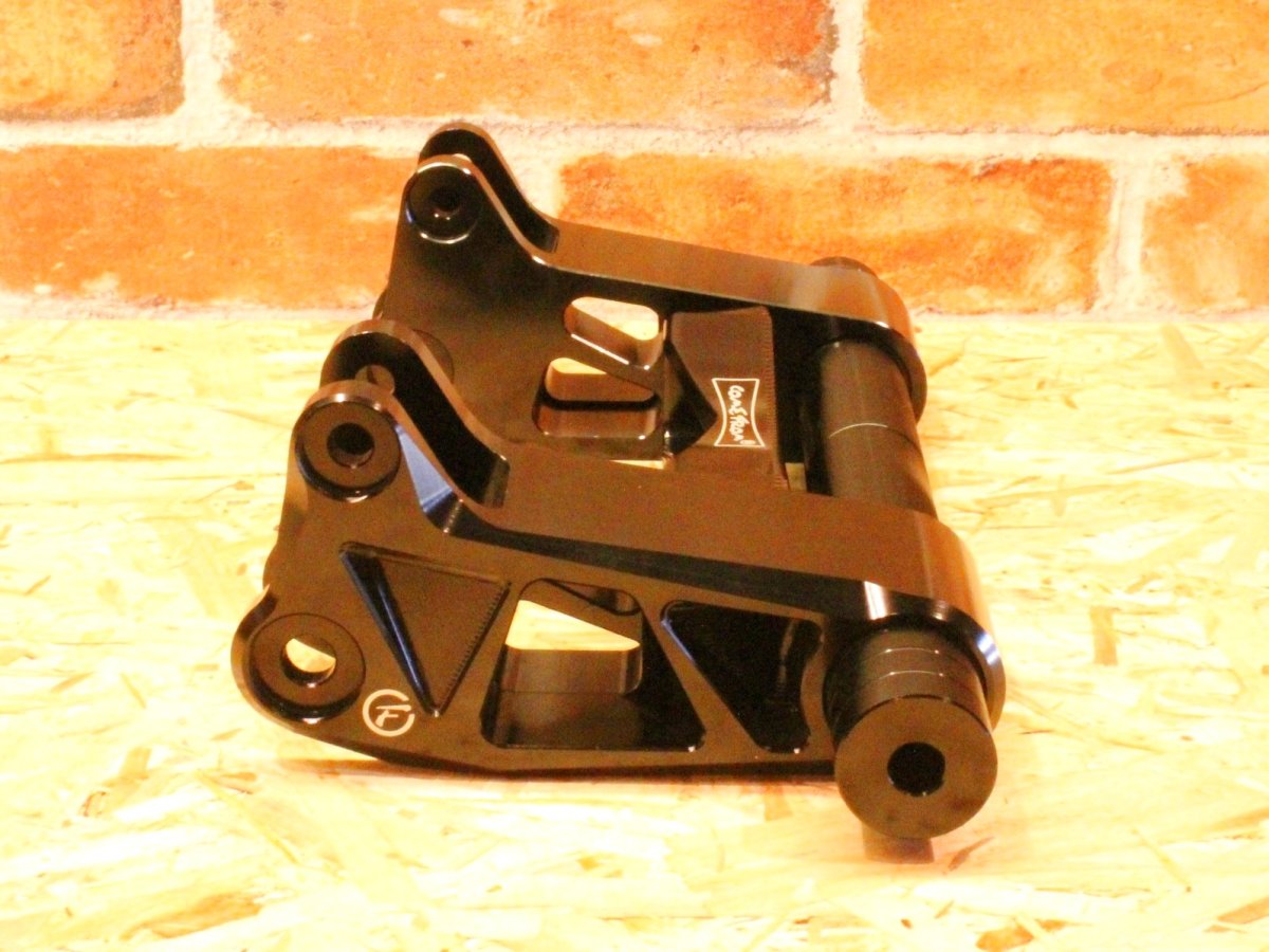 画像19: COME FROM 削り出しエンジンハンガー 純正長(ブラック/レッド/シルバー/ゴールド) [シグナスグリファス・3型BW'S125・NMAX125/155・X FORCE・FORCE2.0] (19)