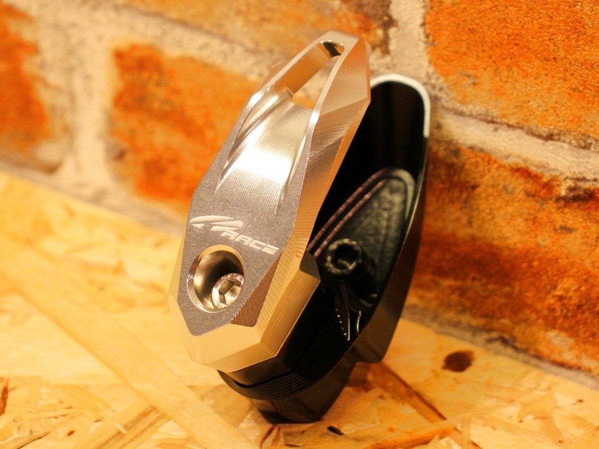 画像4: Krace CNCアルミ削り出しコンビニフック（ブラック/ガンメタ/シルバー/ゴールド/レッド/ブルー）［3型シグナスX/マジェスティS］ (4)