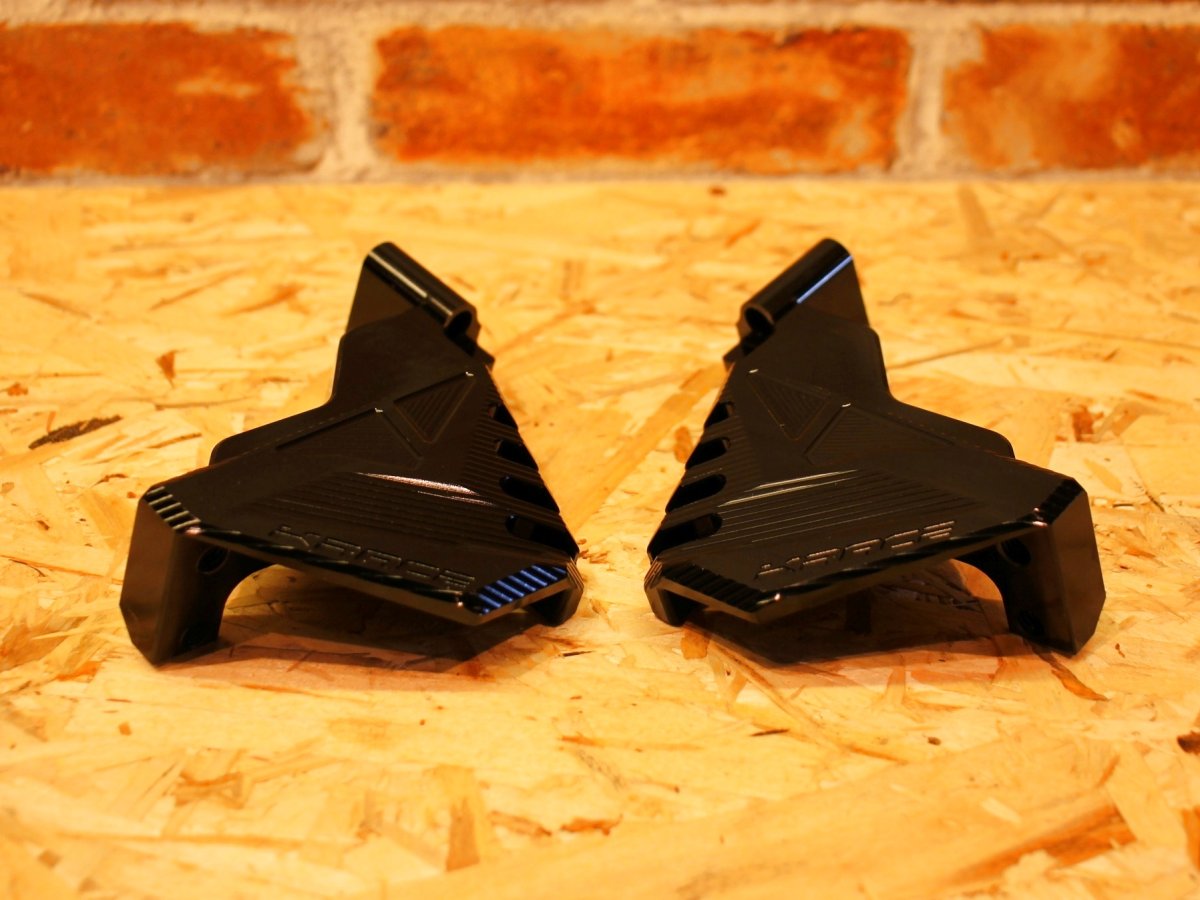 画像3: Krace ワイドステッププレート（ブラック/ガンメタ/シルバー/ゴールド/レッド/ブルー）[シグナスグリファス・X FORCE] (3)