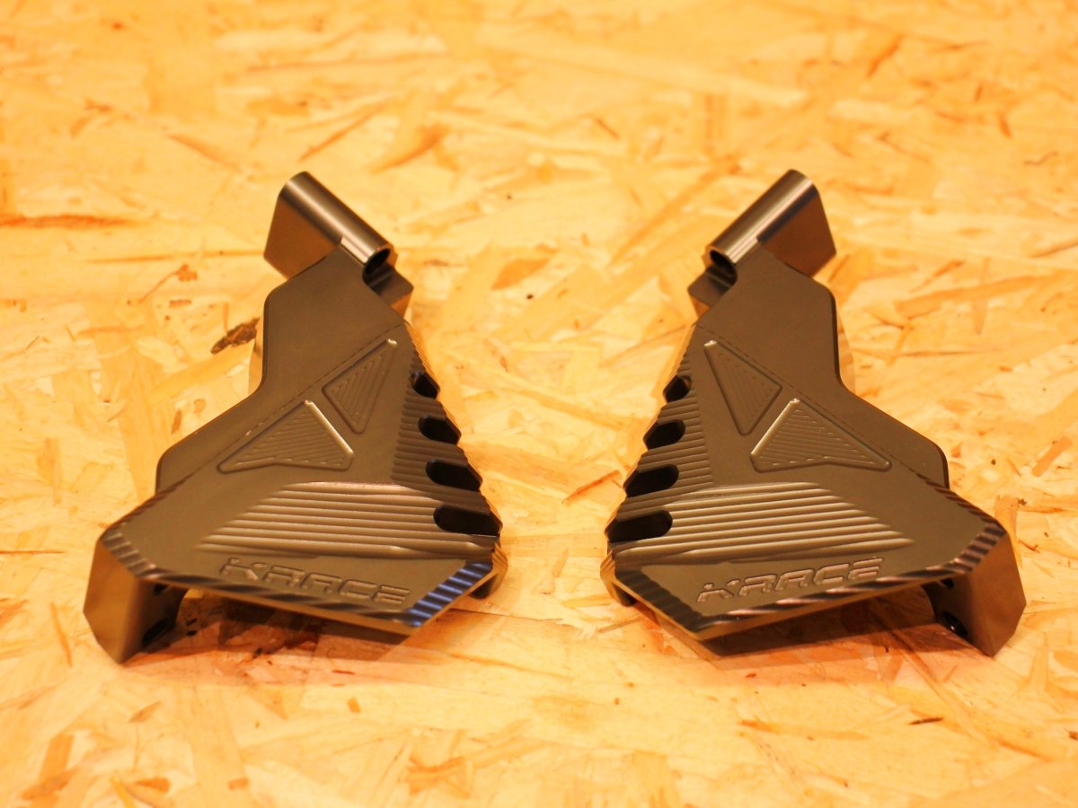 画像5: Krace ワイドステッププレート（ブラック/ガンメタ/シルバー/ゴールド/レッド/ブルー）[シグナスグリファス・X FORCE] (5)