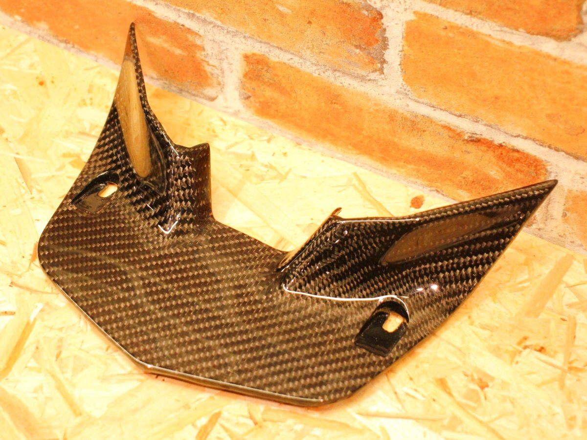 画像2: カーボンエアロレッグシールド［3型シグナスX］ (2)