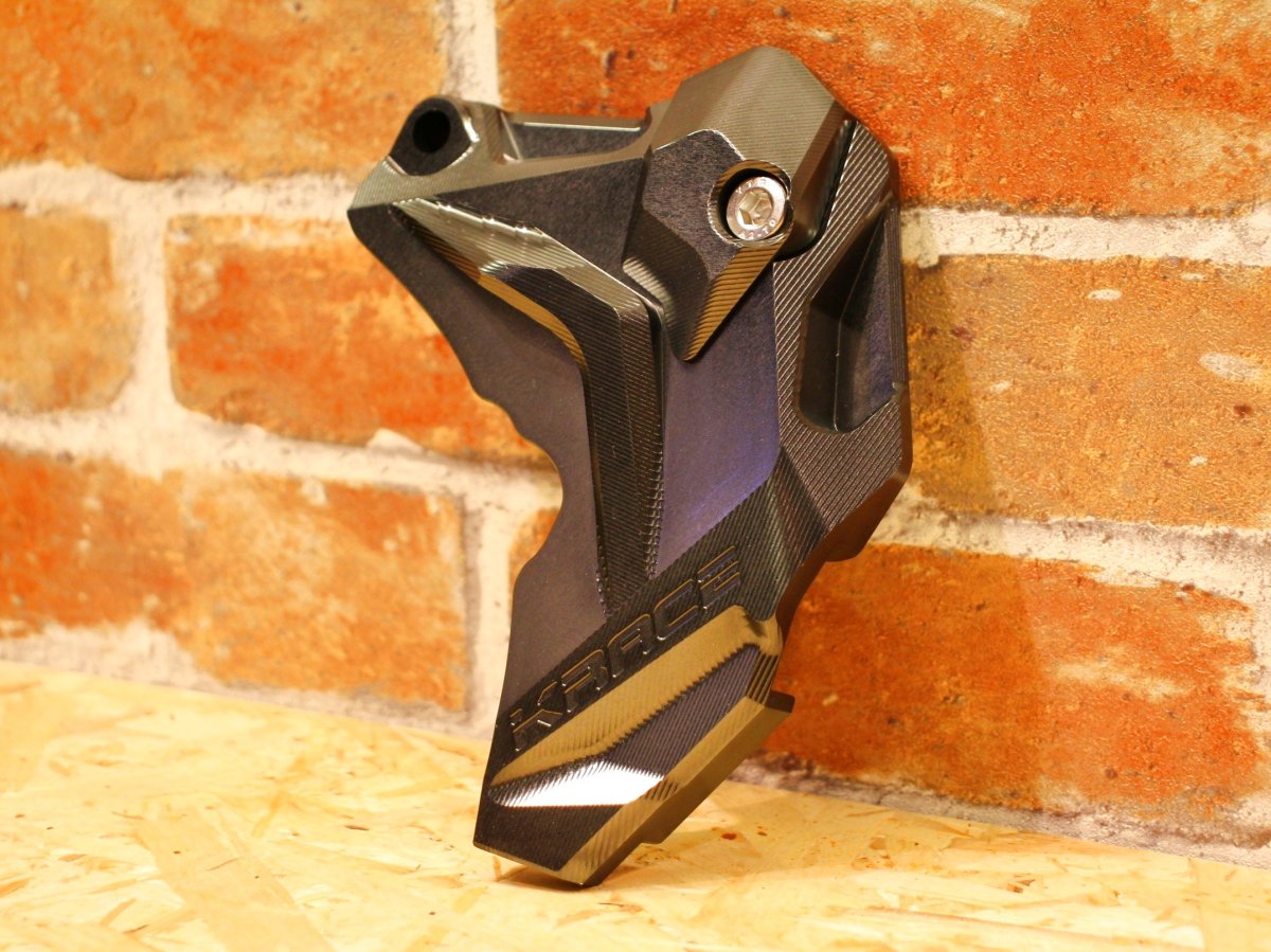 画像3: Krace 削り出しケースカバー リア（ブラック/ガンメタ/シルバー/ゴールド/レッド/ブルー） [シグナスグリファス・3型BW'S125・2型NMAX125/155・X FORCE・FORCE2.0] (3)