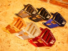 画像1: Krace ケースカバー センター（ブラック/ガンメタ/シルバー/ゴールド/レッド/ブルー） [シグナスグリファス・3型BW'S125・2型NMAX125/155・X FORCE・FORCE2.0] (1)