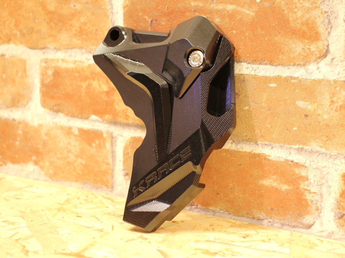 画像2: Krace 削り出しケースカバー リア（ブラック/ガンメタ/シルバー/ゴールド/レッド/ブルー） [シグナスグリファス・3型BW'S125・2型NMAX125/155・X FORCE・FORCE2.0] (2)