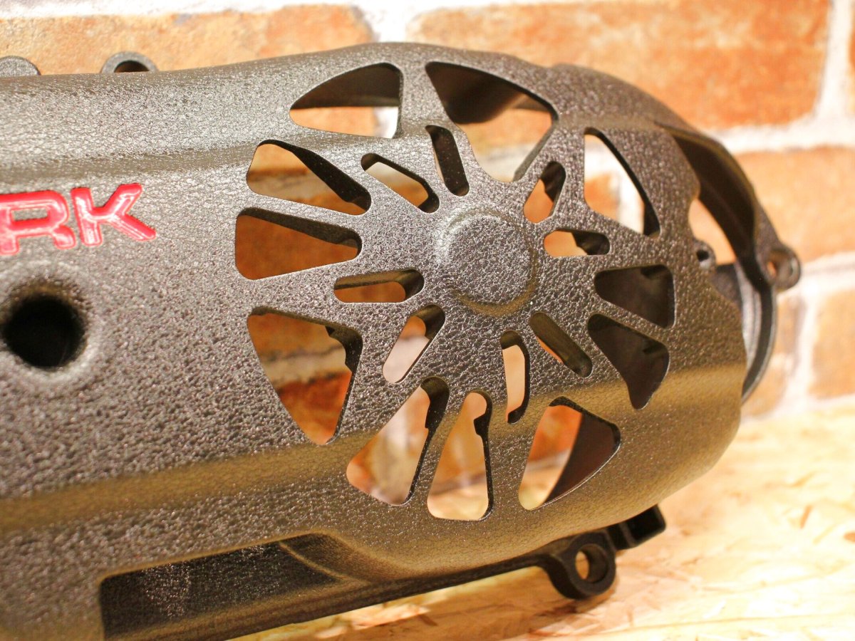 画像3: SCRK クランクケースカバー [4.5型シグナスX・1.2型BW'S125] (3)