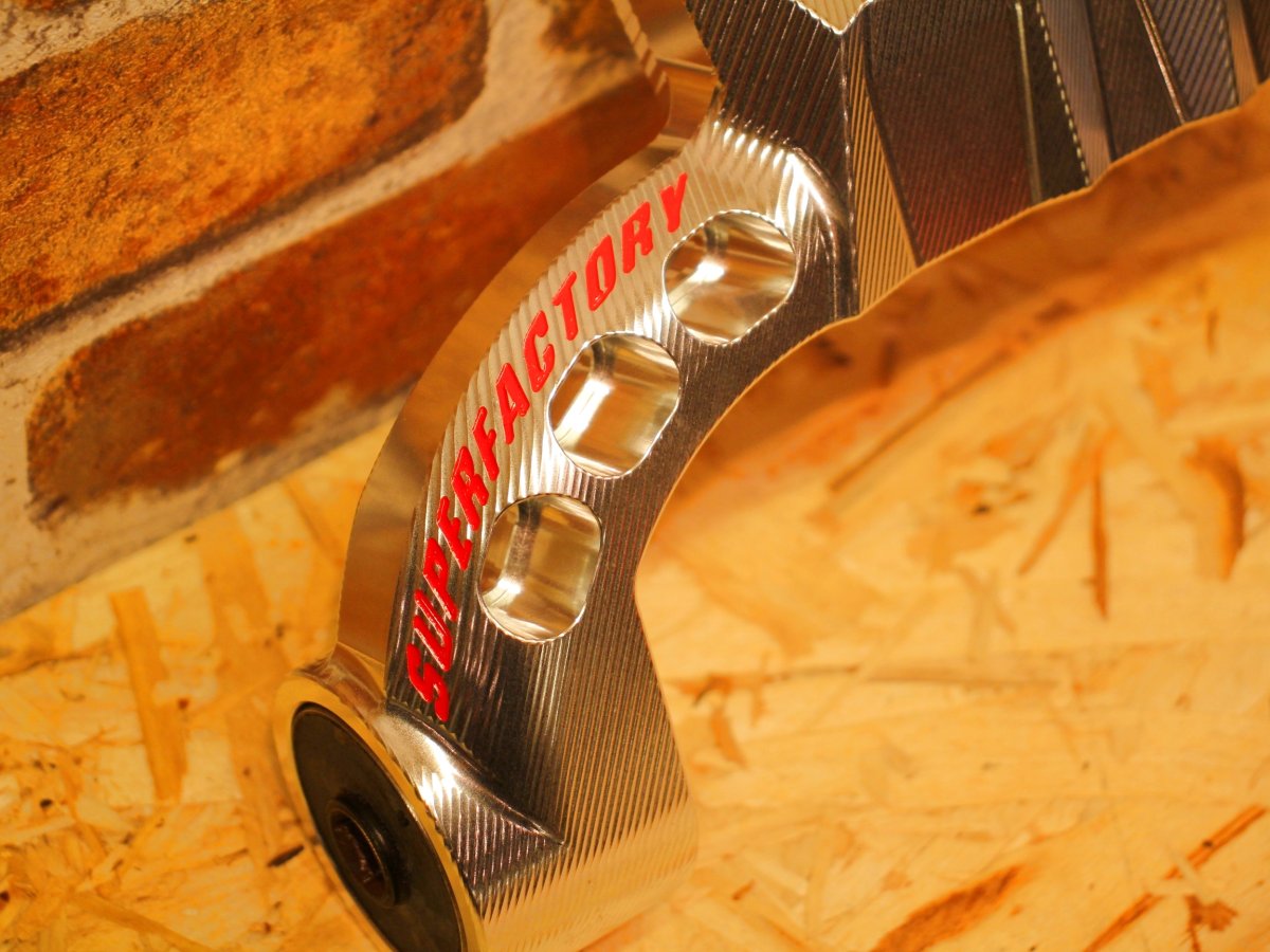 画像3: Super factory CNC1ピース削り出しエンジンハンガー（標準長）[2〜5型シグナスX・1.2BW'S125] (3)