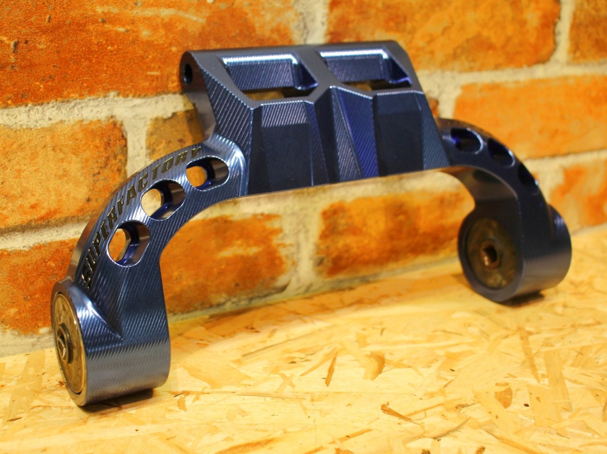 画像8: Super factory CNC1ピース削り出しエンジンハンガー（標準長）[2〜5型シグナスX・1.2BW'S125] (8)