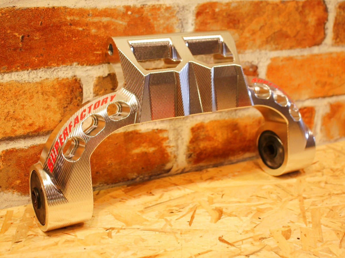 画像9: Super factory CNC1ピース削り出しエンジンハンガー（標準長）[2〜5型シグナスX・1.2BW'S125] (9)