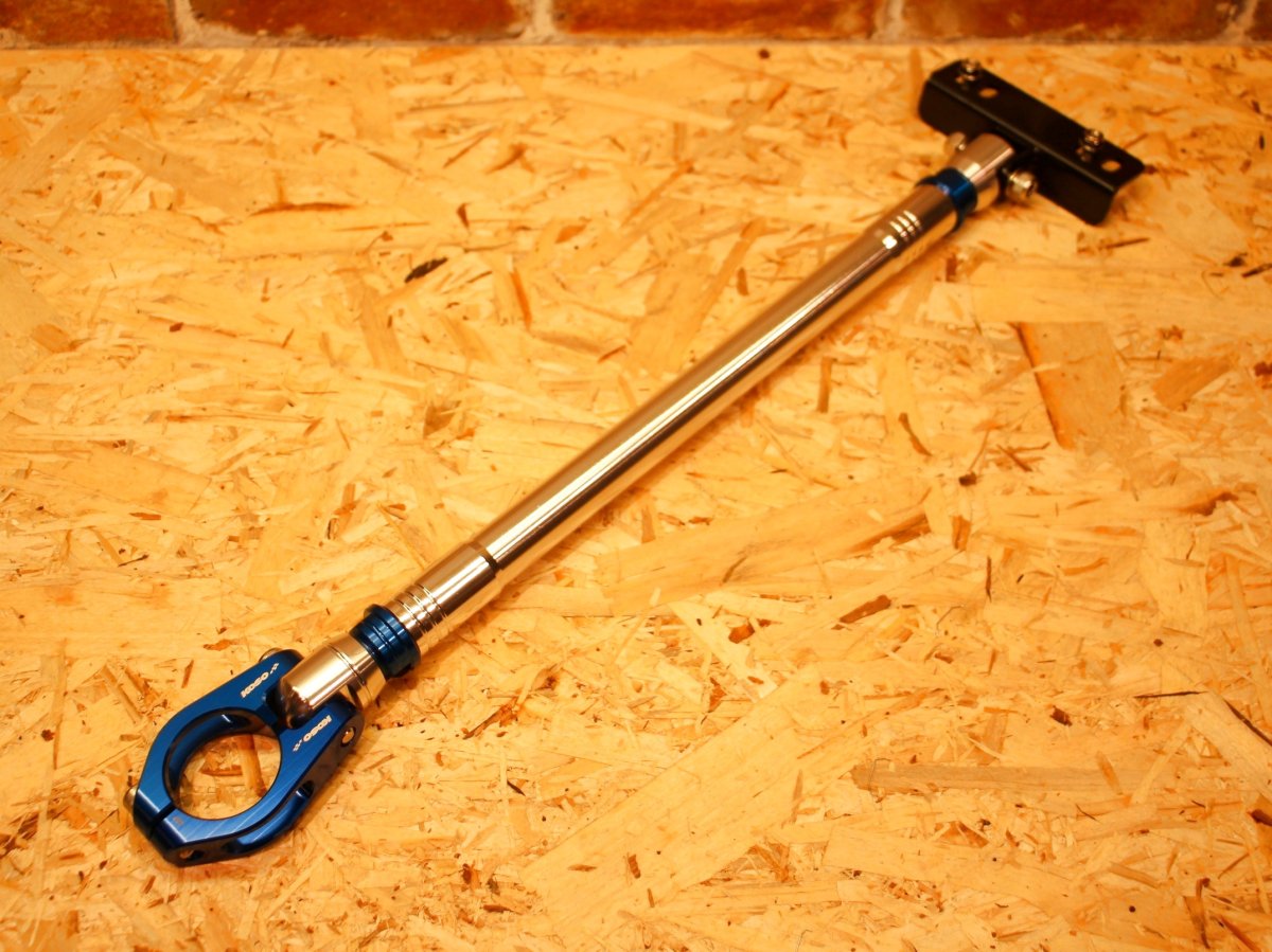 画像4: KOSO フレーム補強バー （ブラック×レッド/シルバー×レッド/シルバー×ブルー/ブラック×ブルー/シルバー×オレンジ）［1〜5型シグナスX］ (4)