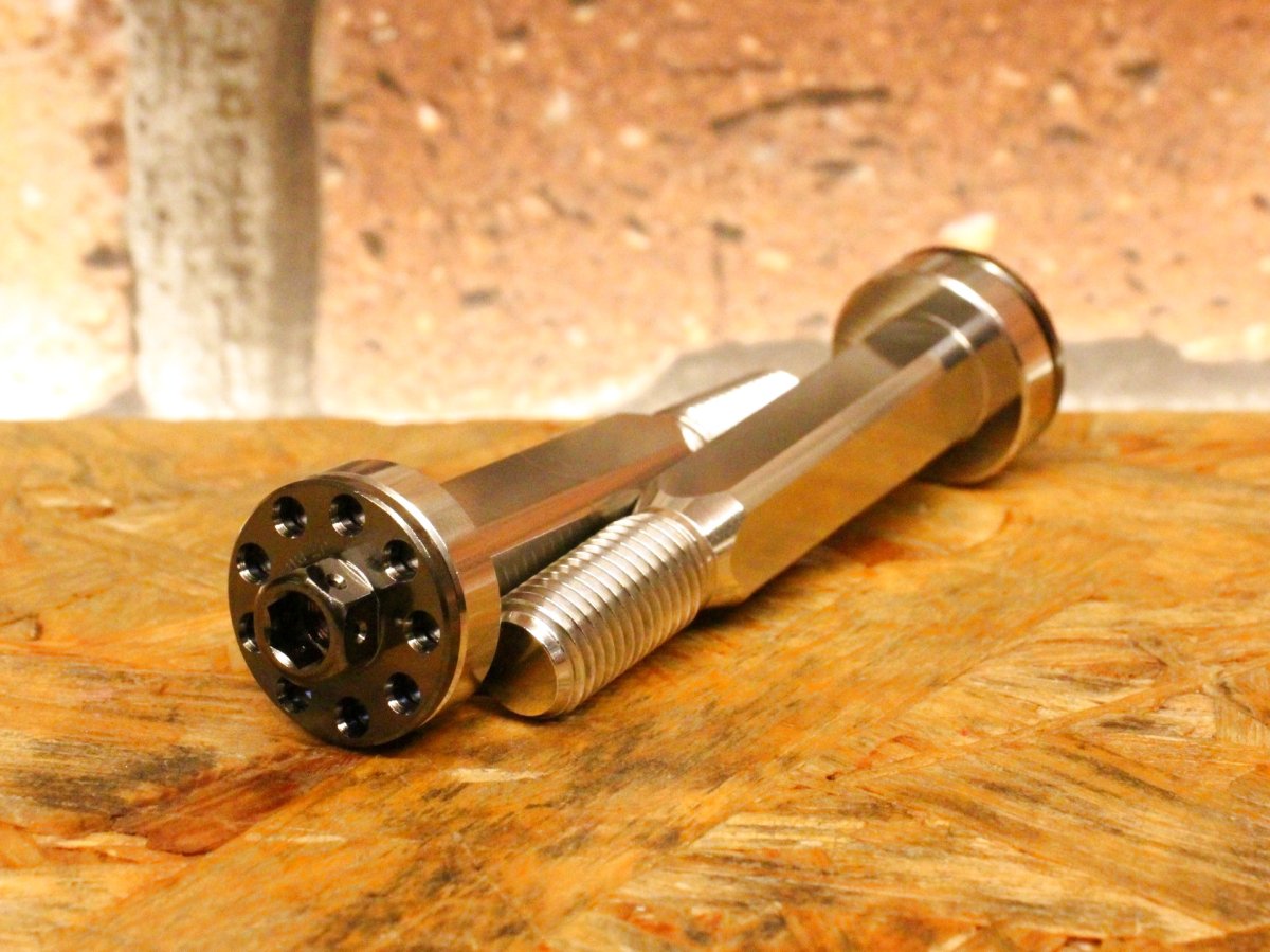 画像4: JZ BIKES エンジンハンガーマウントボルト 2本セット（全4色）［シグナスX・BW'S125］ (4)