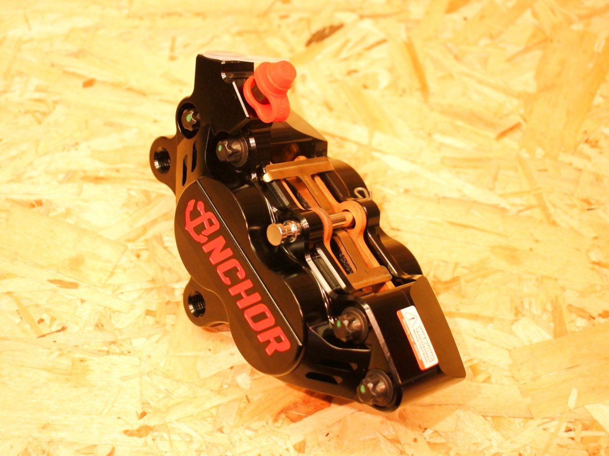 画像8: ANCHOR ANC42 マジェスティSフロント用 サポート不要4POTキャリパー (8)