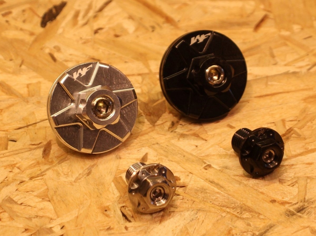 画像2: WF マグネットエンジンオイルドレンボルト＆ストレーナードレンセット（ブラック/シルバー） (2)