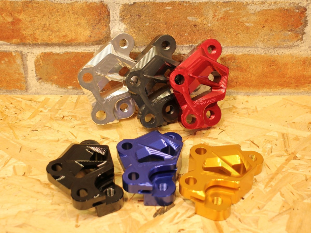 画像2: Krace 40mmピッチキャリパーサポート 245mmディスク（ブラック/ガンメタ/シルバー/ゴールド/レッド/ブルー） [シグナスグリファス/3型BW'S125/X FORCE] (2)