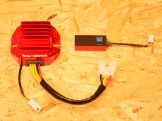 画像1: Real Energy 電圧調整式強化レギュレーター R6+（ブラック/レッド）  [シグナスX・BWS125] (1)