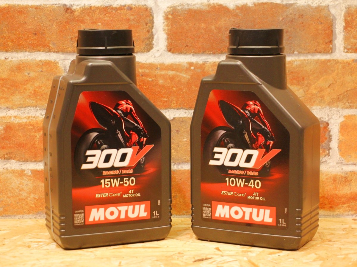 画像1: MOTUL 300V 1L エンジンオイル（10W-40 / 15W-50） (1)